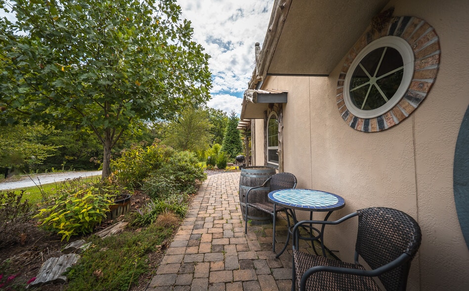 More Photos Of 295 Panthers Den Rd, Makanda Hotel For Sale