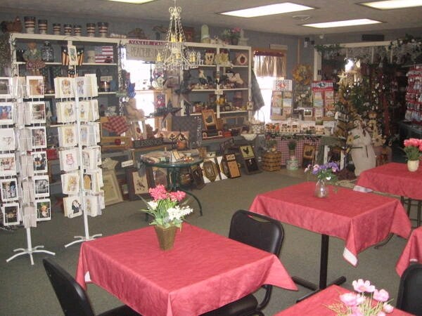 More Photos Of 12753 Hodgenville Rd, Campbellsville General Retail For Sale