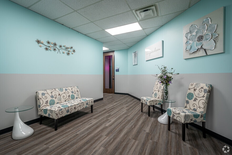 More Photos Of 6220 WESTPARK Dr, Houston Office For Lease