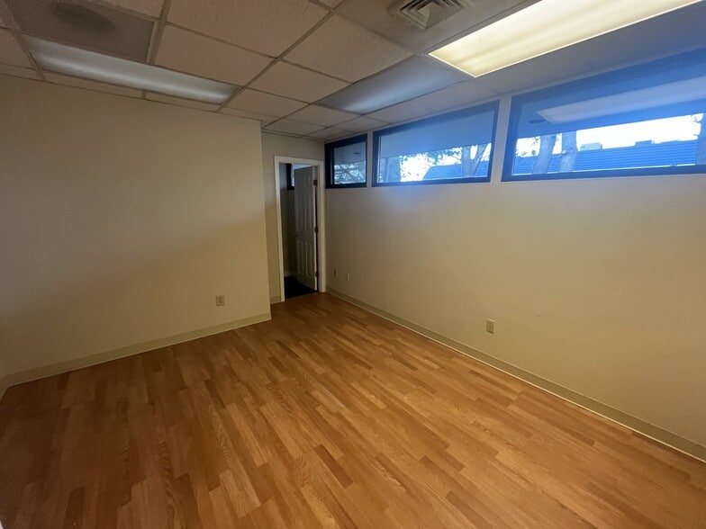 More Photos Of 370 Boston Post Rd, Orange Office For Lease