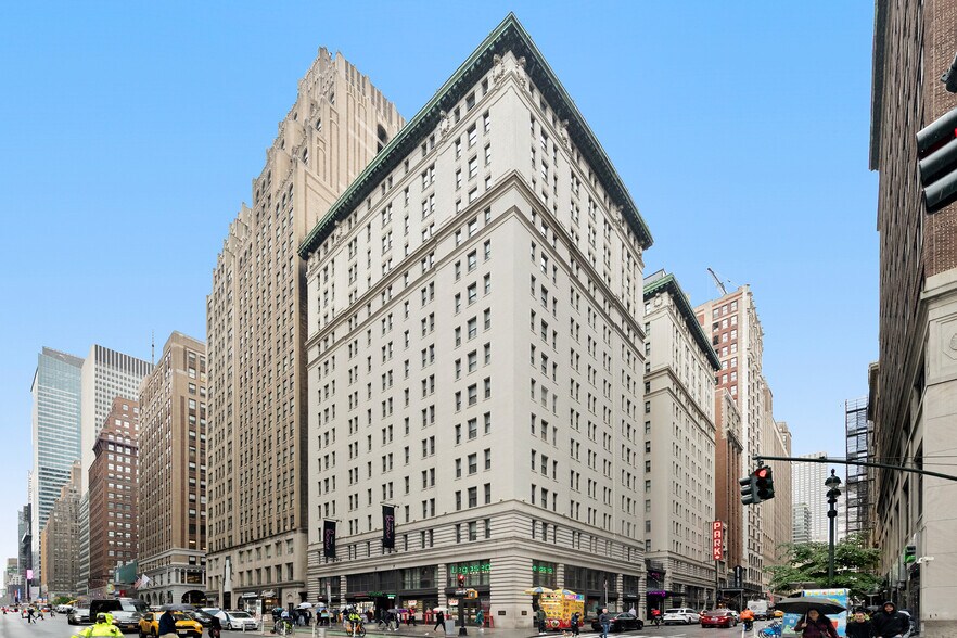 More Photos Of 485 7th Ave, New York Hotel For Sale