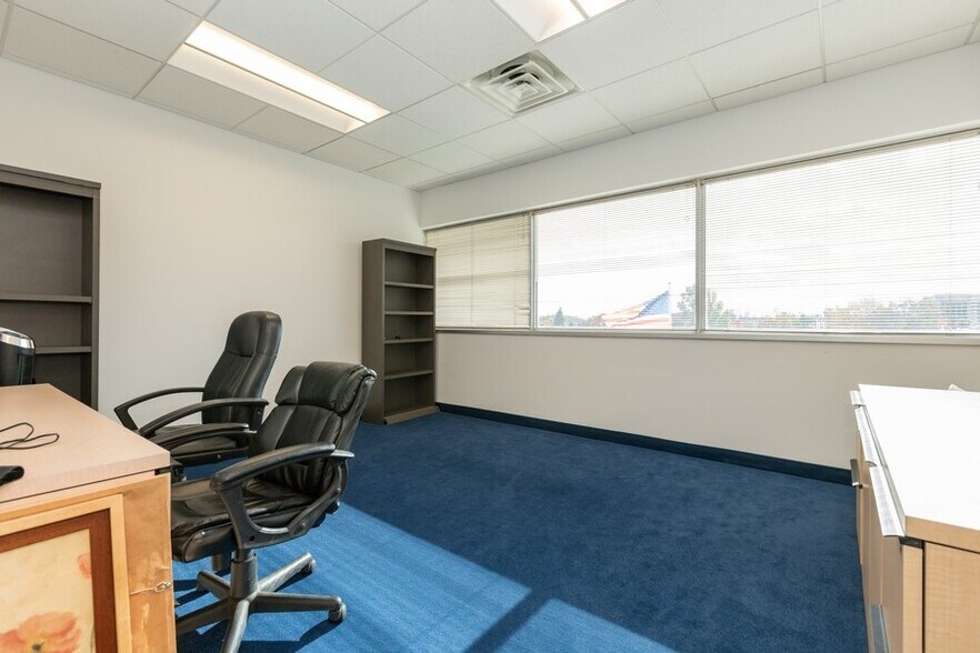 More Photos Of 205 Robin Rd, Paramus Office For Lease