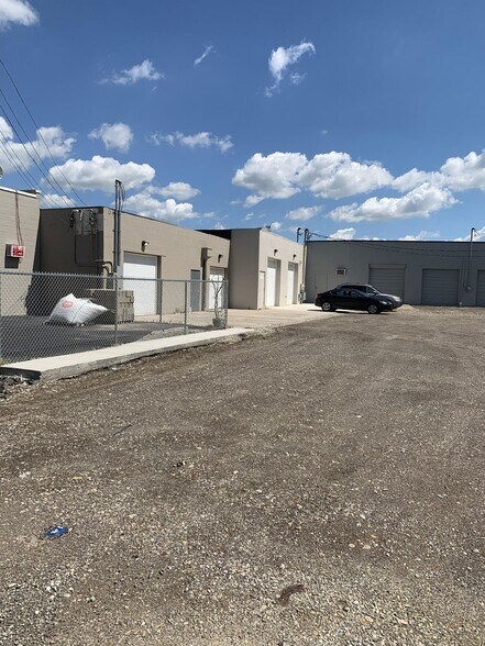 More Photos Of 1506 Springfield St, Dayton Flex For Lease