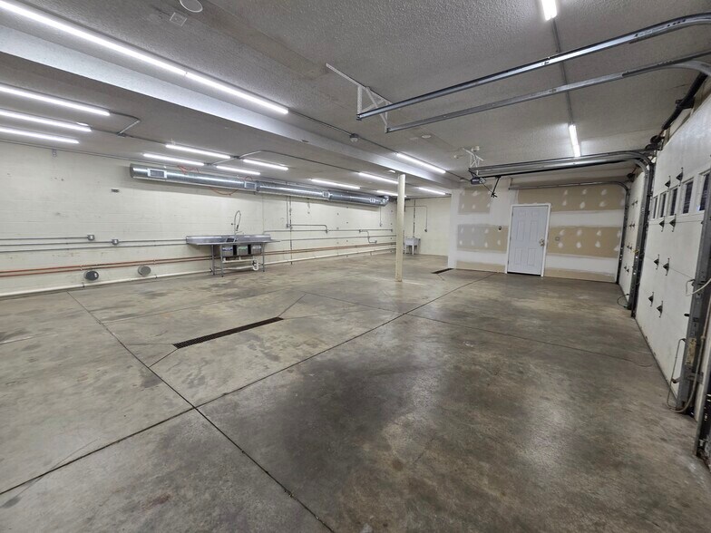 More Photos Of 3113 Mogadore Rd, Akron Warehouse For Sale