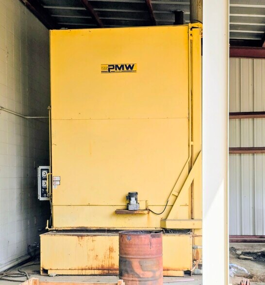 More Photos Of 1431 MS-69 S, Columbus Industrial For Lease