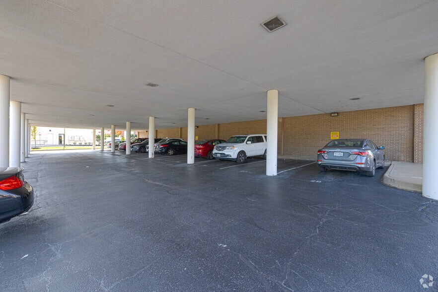 More Photos Of 5211 W Broad St, Richmond Office For Lease