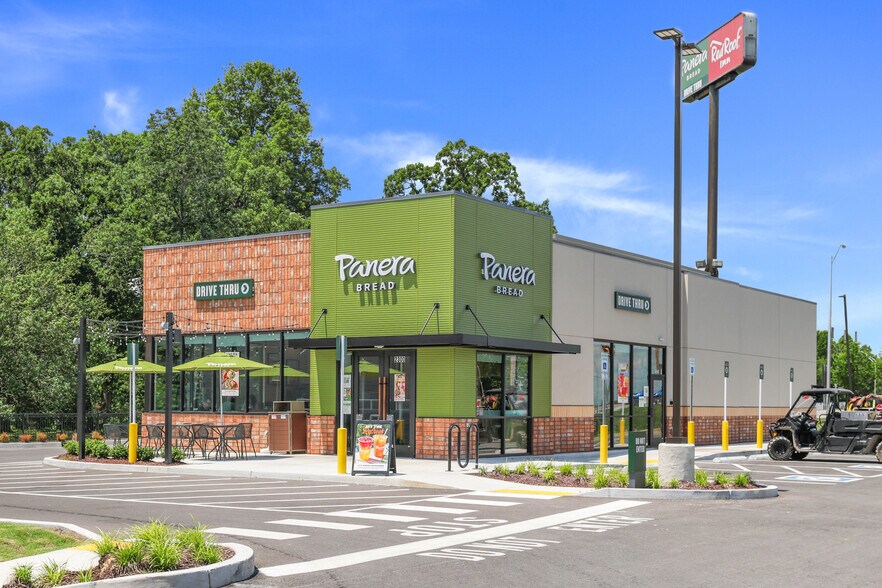 More Photos Of 2314 Hillsboro Blvd, Manchester General Retail For Sale