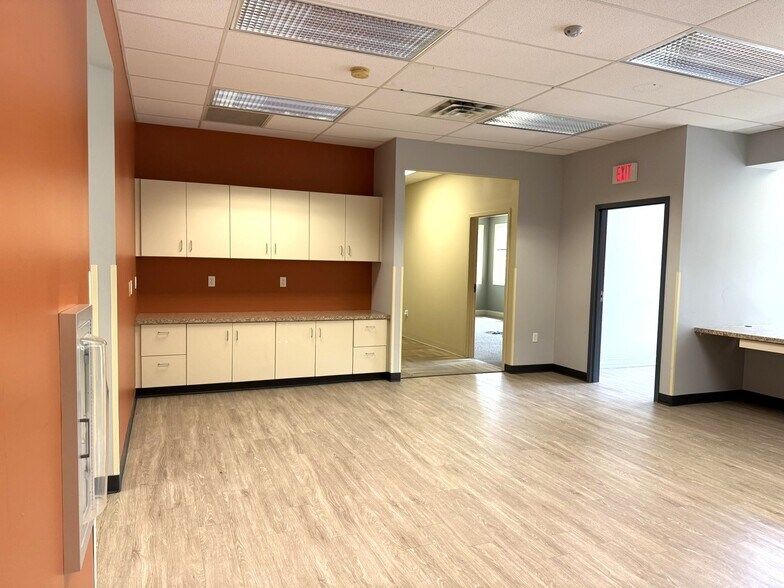 More Photos Of 300 Old Forge Ln, Kennett Square Medical For Lease