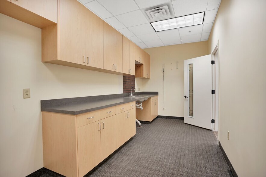 More Photos Of 3820 Grand Way, Saint Louis Park Apartments For Lease