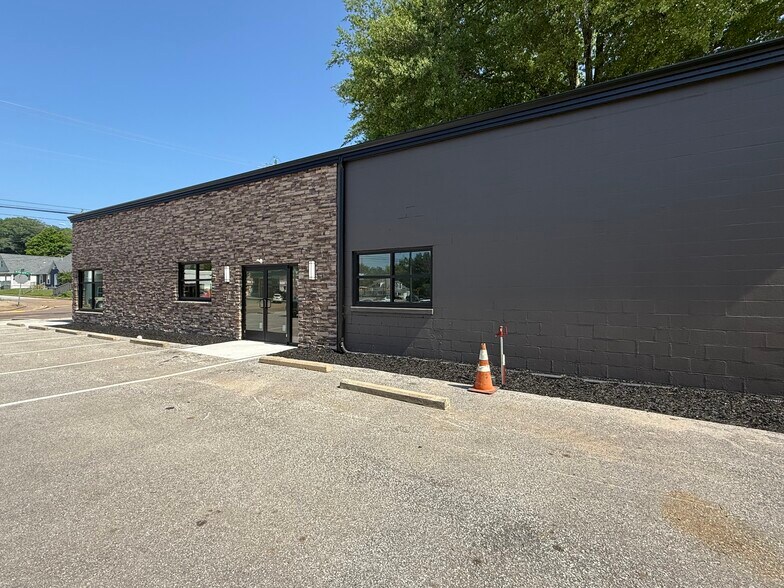 More Photos Of 328 N Highland Ave, Jackson Freestanding For Lease