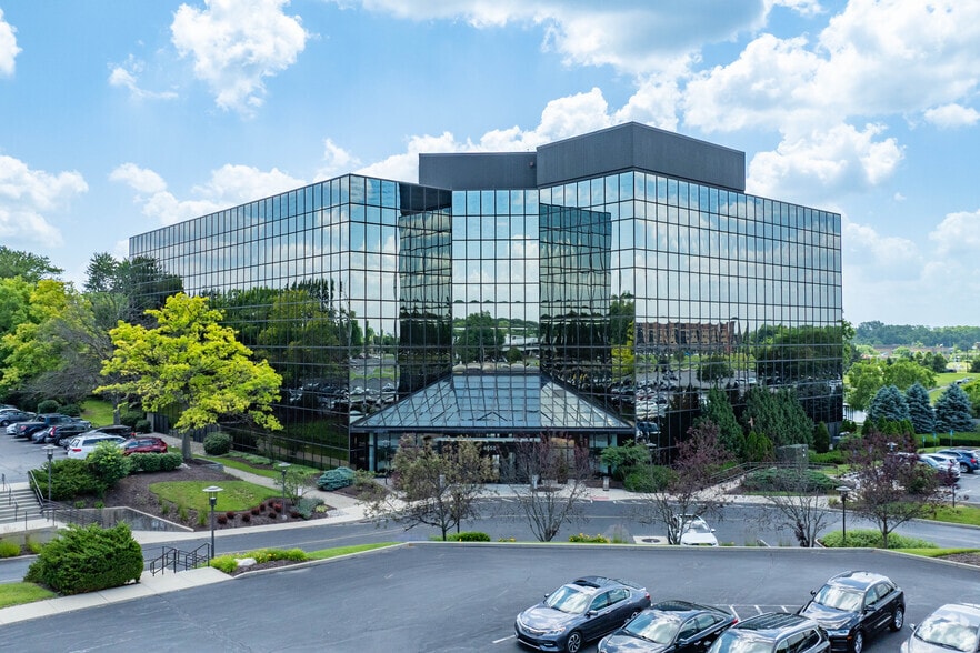 More Photos Of 4555 Lake Forest Dr, Blue Ash Office For Lease