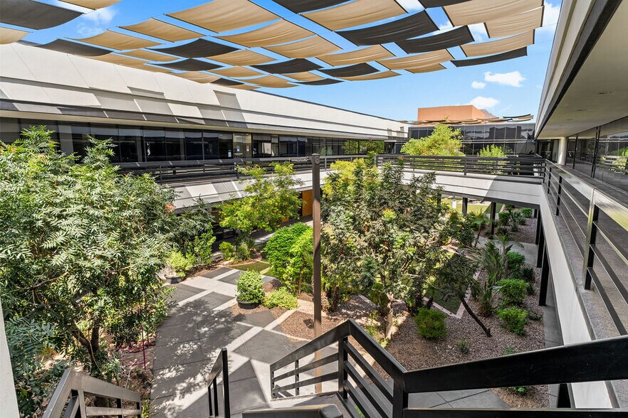 More Photos Of 3333 E Camelback Rd, Phoenix Office For Lease