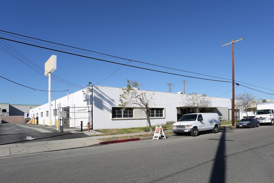 Primary Photo Of 11223 Hindry Ave, Los Angeles Service For Lease