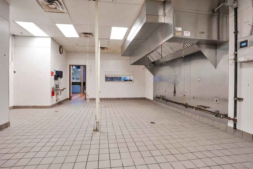 More Photos Of 25 E Church St, Orlando General Retail For Sale