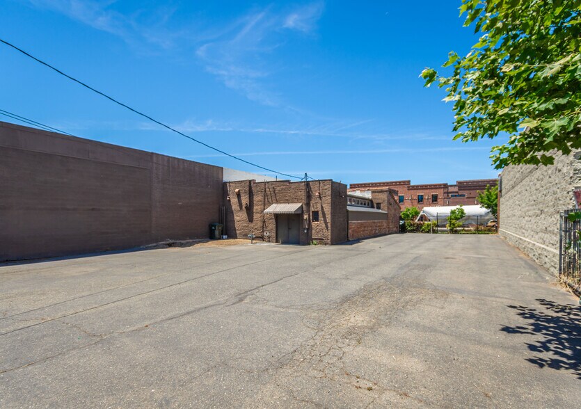 More Photos Of 451-453 G St, Lincoln Freestanding For Sale