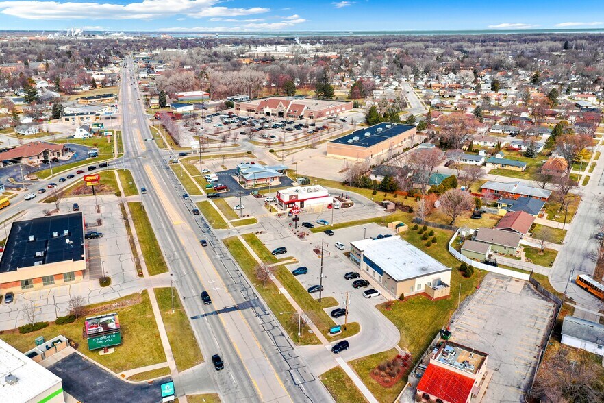 More Photos Of 1931 Main St, Green Bay Medical For Sale