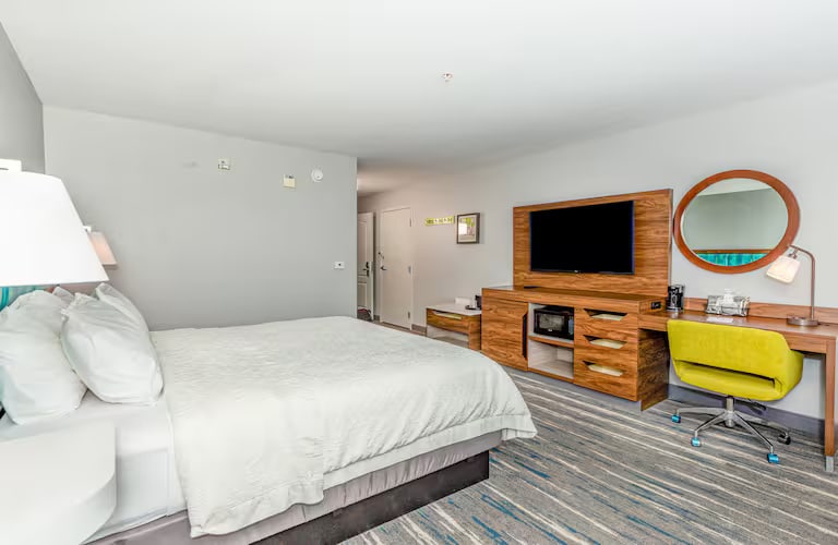 More Photos Of 2700 Green Oaks Rd, Fort Worth Hotel For Sale