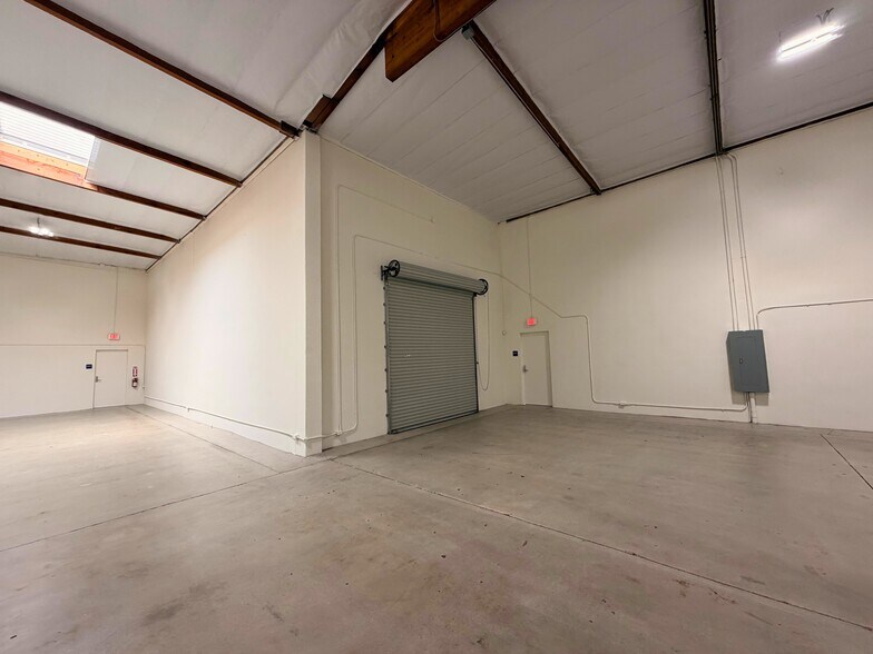More Photos Of 1255 W 9th St, Upland Warehouse For Lease