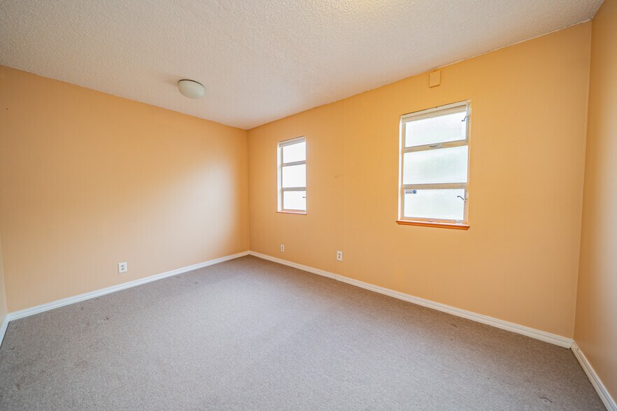 More Photos Of 2880 Sacramento St, Berkeley Office Residential For Lease