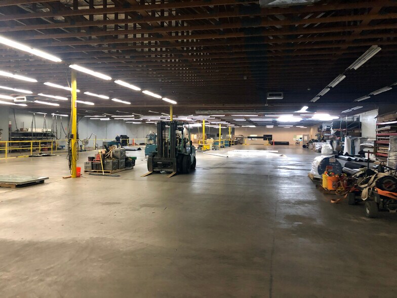 More Photos Of 439 S 3rd Ave, Avondale Manufacturing For Sale
