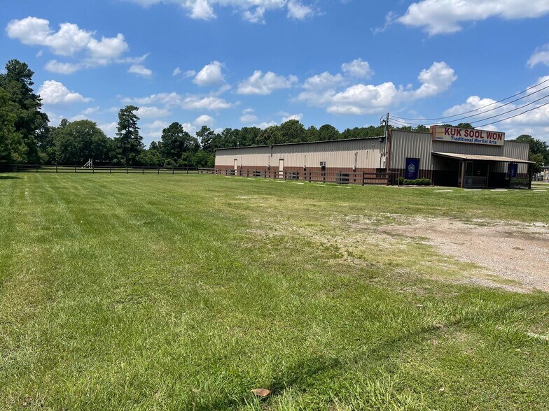 More Photos Of 37937 FM 1774 Rd, Magnolia Warehouse For Sale