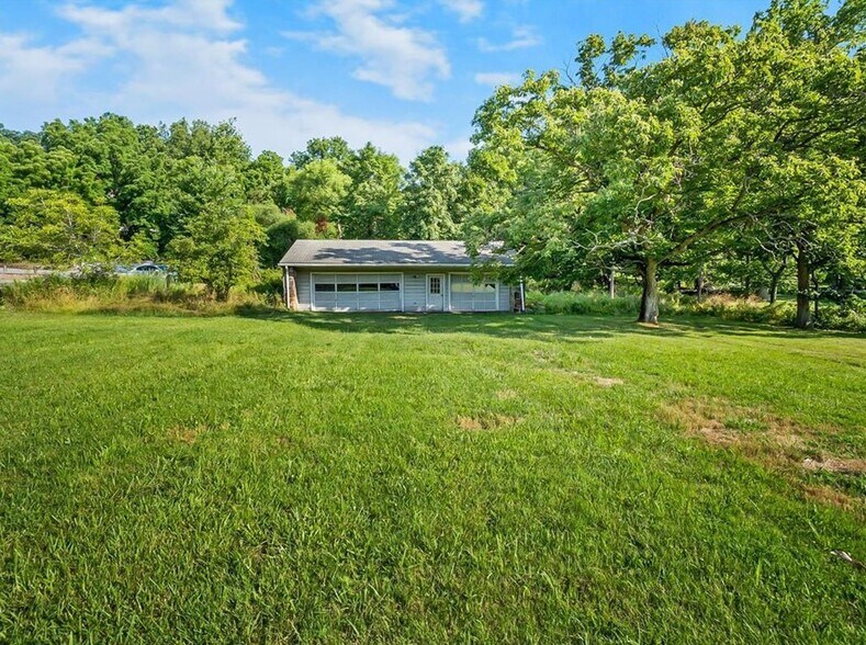 More Photos Of 1635 Broadway, Bethlehem Storefront For Sale