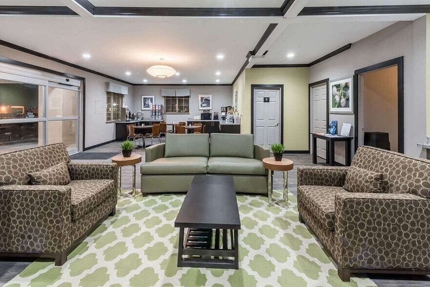 More Photos Of 2205 Chestnut St, Colorado City Hotel For Sale