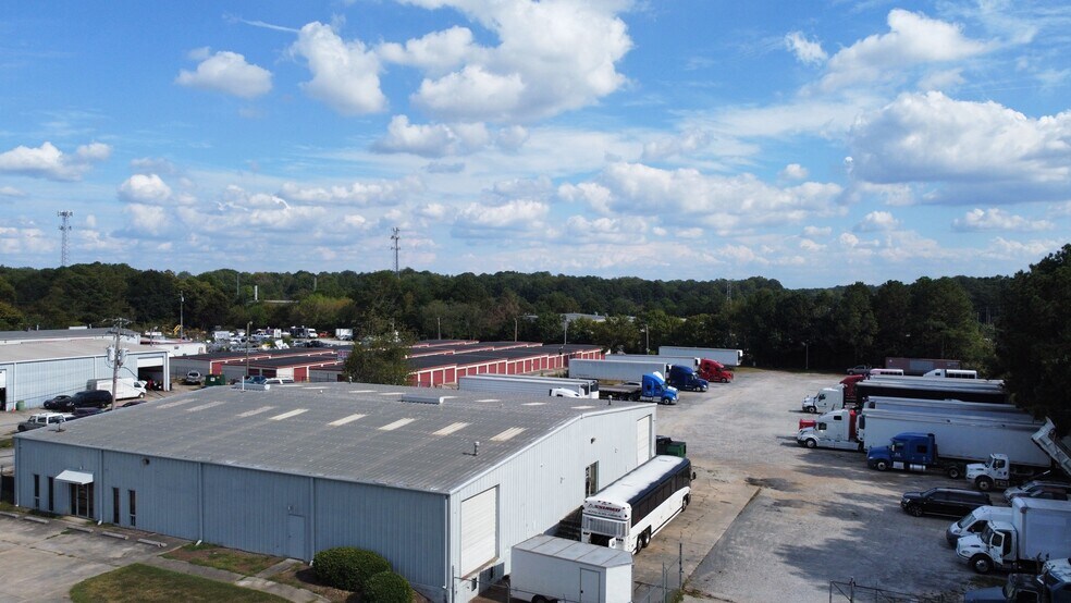 Primary Photo Of 424 SE Broad St, Fairburn Distribution For Lease
