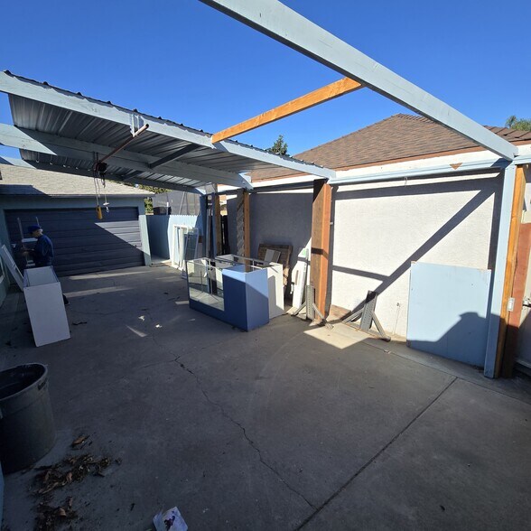 More Photos Of 15709 Bellflower Blvd, Bellflower General Retail For Sale