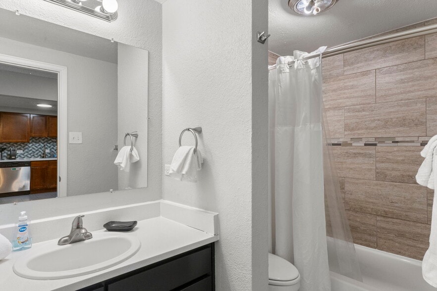 More Photos Of 1995 Del Mar Pky, Aurora Apartments For Sale