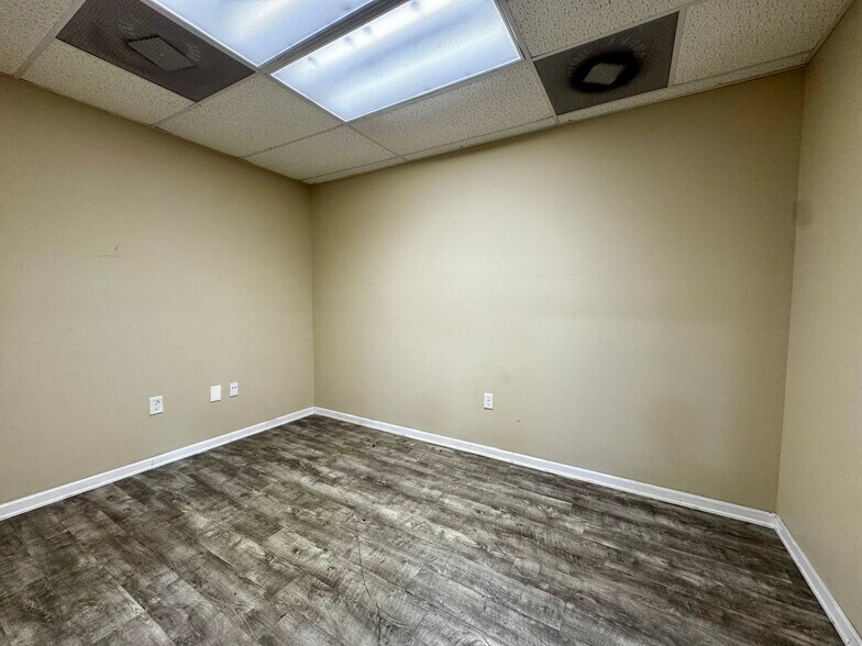 More Photos Of 1131 Shine Ave, Myrtle Beach Warehouse For Lease