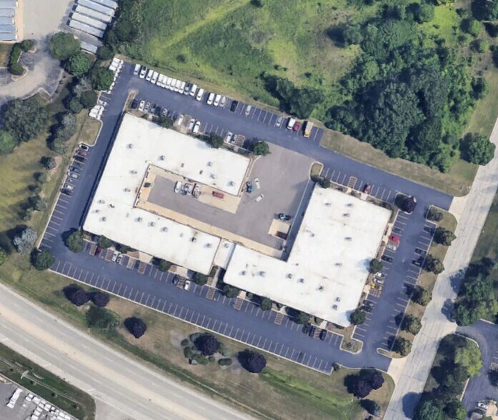 More Photos Of 1275 W Roosevelt Rd, West Chicago Light Manufacturing For Lease