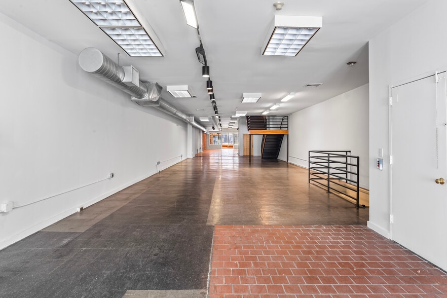 More Photos Of 262 Atlantic St, Stamford Freestanding For Sale