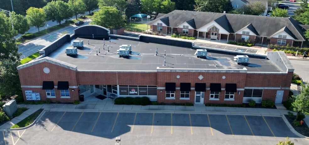 More Photos Of 2156 Deep Water Ln, Naperville Office For Sale