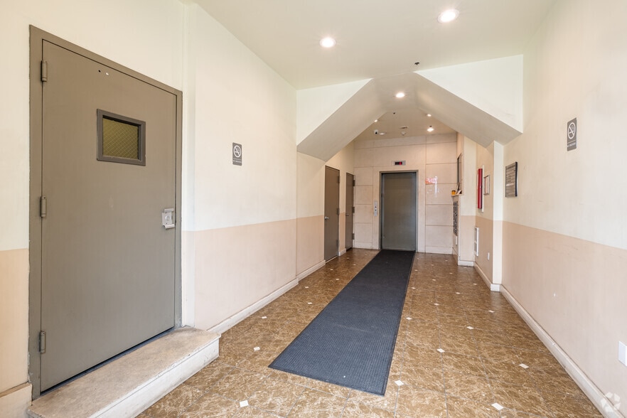 More Photos Of 33-24 Northern Blvd, Long Island City Loft Creative Space For Lease