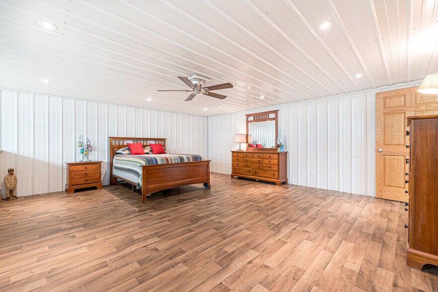 More Photos Of 113 E Kress St, Russells Point Flex For Sale