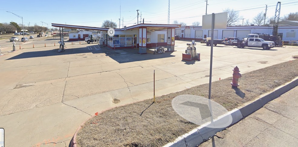 More Photos Of 106 SW Lee Blvd, Lawton General Retail For Sale