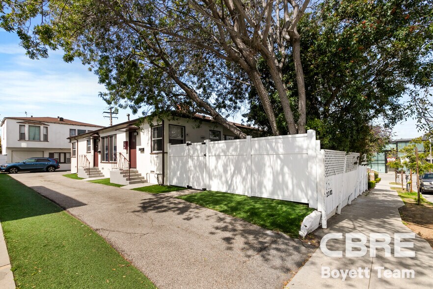 More Photos Of 2302 32nd St, Santa Monica Apartments For Sale