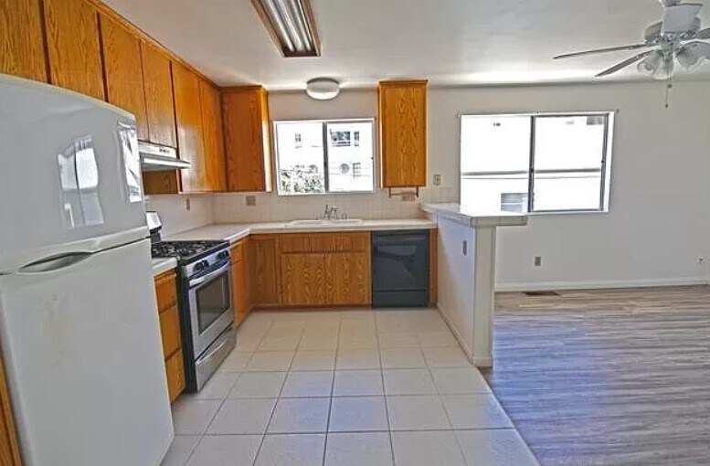 More Photos Of 3552 Front St, San Diego Apartments For Sale