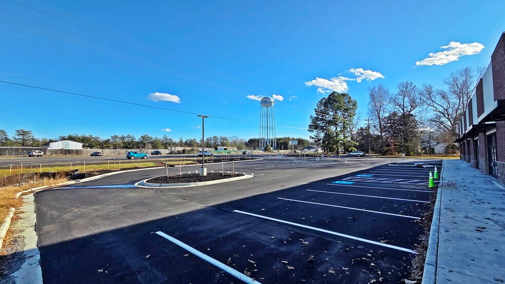 More Photos Of 8920 Patriot Hwy, Fredericksburg Auto Repair For Lease