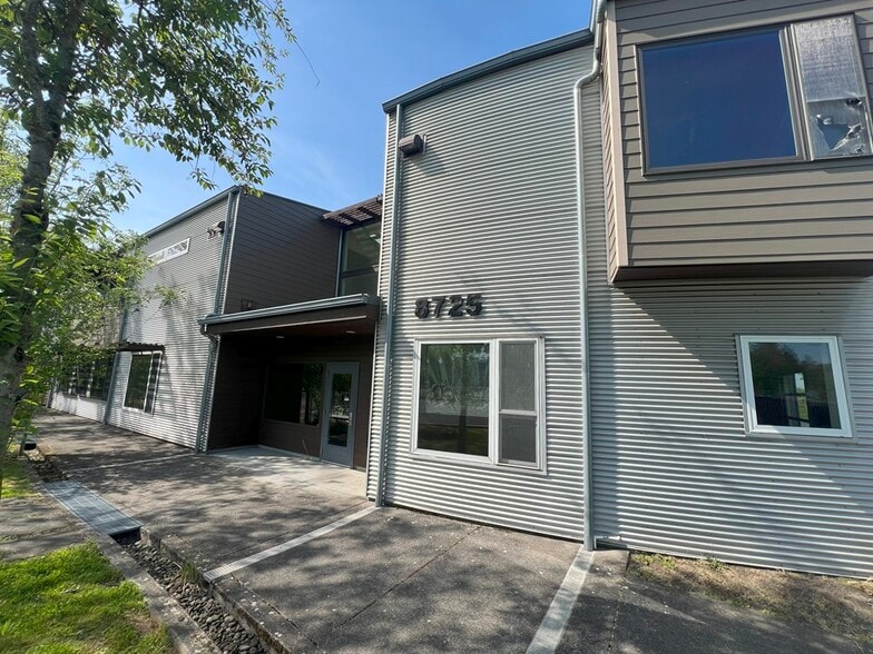 More Photos Of 8725 NE Emerson St, Portland Office For Lease