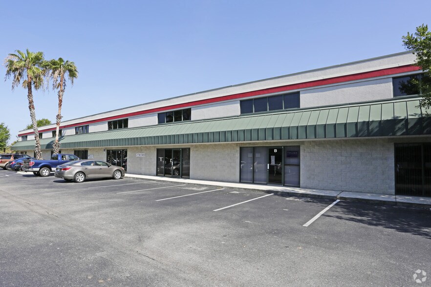 More Photos Of 800 Bell Rd, Sarasota Showroom For Lease