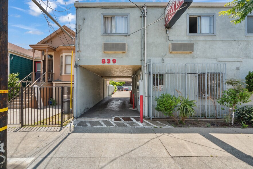 More Photos Of 839 Isabella St, Oakland Hotel For Sale