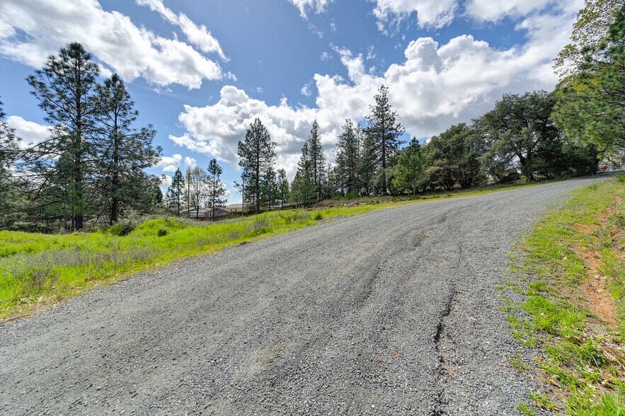 More Photos Of Whitcomb Ave, Colfax Land For Sale