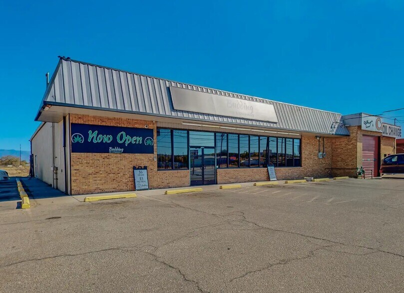 Primary Photo Of 804 S Main St, Belen Storefront For Sale