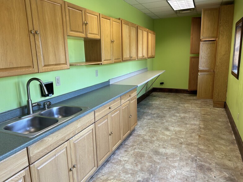 More Photos Of 2545 Rt-40, Greenwich Office For Sale