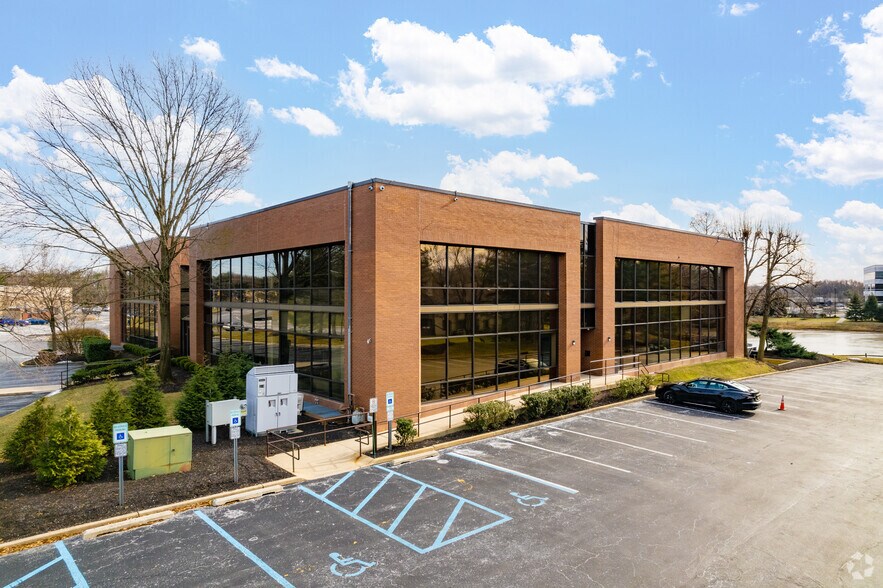 More Photos Of 1 Holtec Dr, Marlton Office For Lease