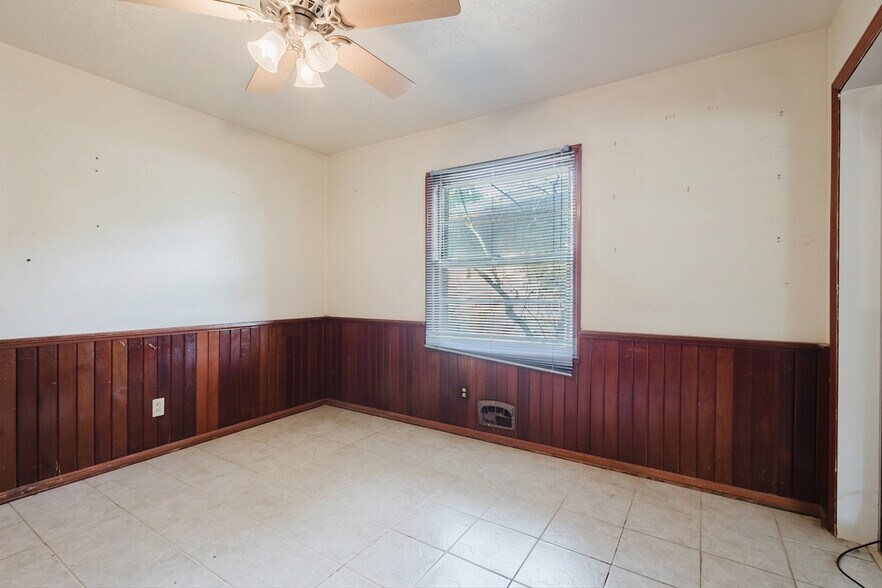 More Photos Of , Lexington Specialty For Sale