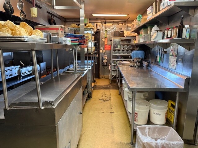 More Photos Of 1964 W Foothill Blvd, Upland Restaurant For Lease