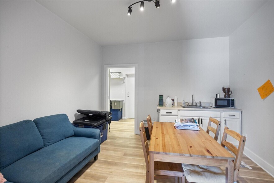 More Photos Of 1201 NE Barnard St, Glen Rose Land For Sale